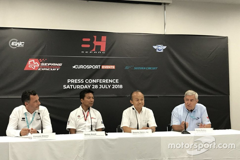 Konferensi pers Sepang 8 Jam: Francois Ribeiro Head of Eurosport Events, Dato' Razlan Razali CEO Sepang, Susumu Yamashita Mobilityland President, and Rezso Bulcsu IZM CCR Director