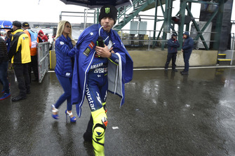 Valentino Rossi quitte la grille de départ