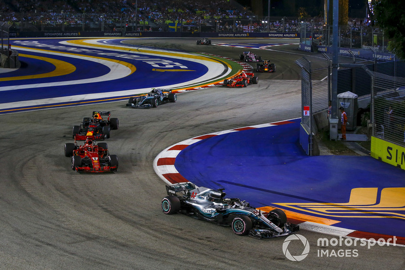 Vettel bem que tentou perseguir o britânico, mas não conseguiu
