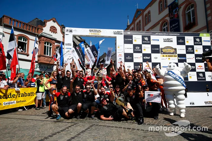 Los ganadores: Ott Tanak, Martin Järveoja, Toyota Yaris WRC, Toyota Gazoo Racing