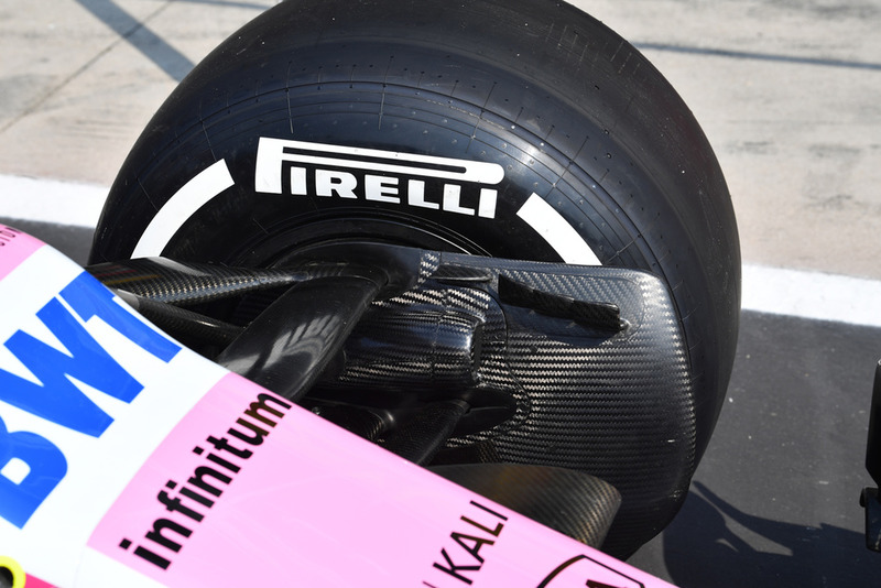 Racing Point Force India VJM11 detalle del conducto del freno delantero