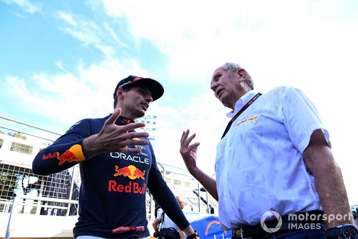 Max Verstappen, Red Bull Racing, con Helmut Marko, asesor de Red Bull Racing