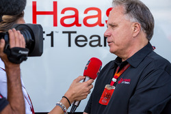 Gene Haas, Haas Automotion President met de media