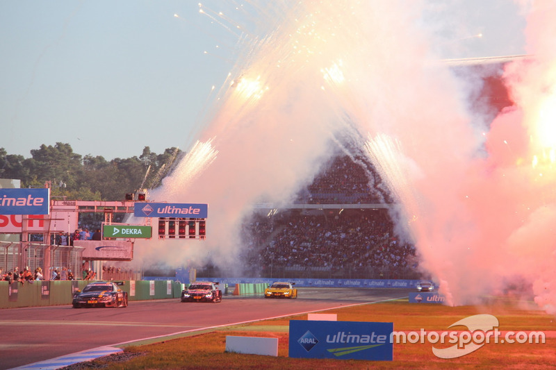 Paul Di Resta, Mercedes-AMG Team HWA, Mercedes-AMG C63 DTM; Marco Wittmann, BMW Team RMG, BMW M4 DTM