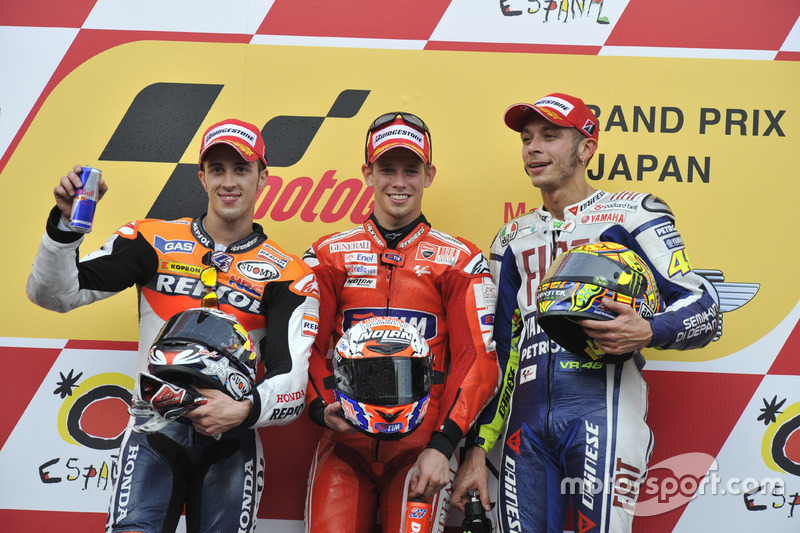 Podium : le vainqueur Casey Stoner, Ducati; le deuxième, Andrea Dovizioso; Repsol Honda; le troisième, Valentino Rossi, Yamaha