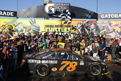 Sieger Martin Truex Jr., Furniture Row Racing, Toyota