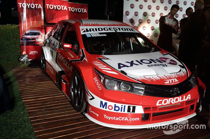 El Toyota Corolla de Matías Rossi y Esteban Guerrieri