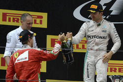 Podium: Sieger Nico Rosberg, Mercedes AMG F1 Team; 2. Sebastian Vettel, Ferrari