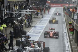 Sebastian Vettel, Ferrari SF16-H en pits