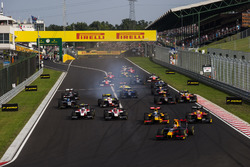 Start: Pierre Gasly, PREMA Racing; Antonio Giovinazzi, PREMA Racing; Norman Nato, Racing Engineering