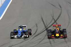 Маркус Эрикссон, Sauber C35 и Даниил Квят, Red Bull Racing RB12