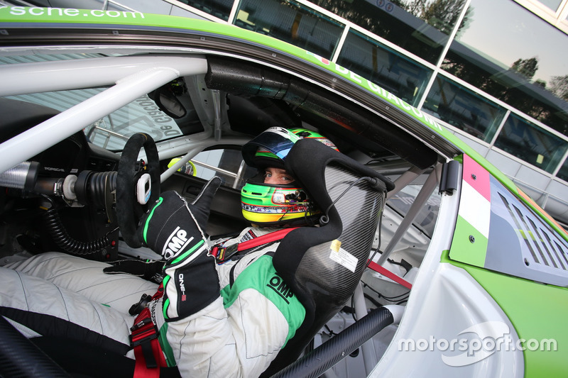 Poca fortuna per Alex De Giacomi, Dinamic Motorsport