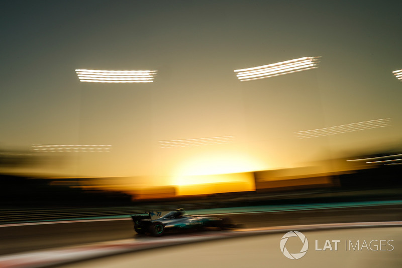 Valtteri Bottas foi o nome da classificação deste sábado (25) em Abu Dhabi. O piloto derrotou o parceiro Lewis Hamilton em um duelo doméstico da Mercedes pela pole position em Yas Marina.