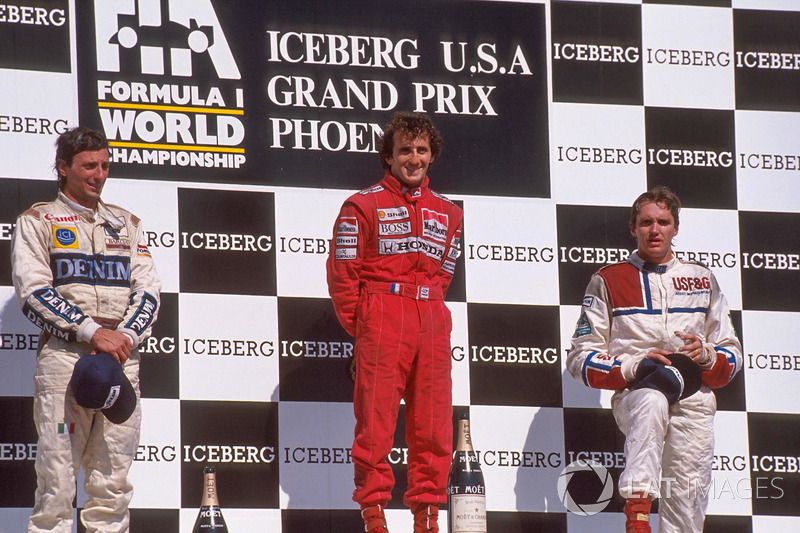 Podio: ganador de la carrera Alain Prost, segundo puesto Riccardo Patrese, tercer puesto Eddie Cheever