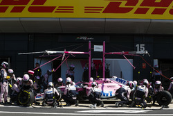 Esteban Ocon, Force India VJM11, s'arrête au stand