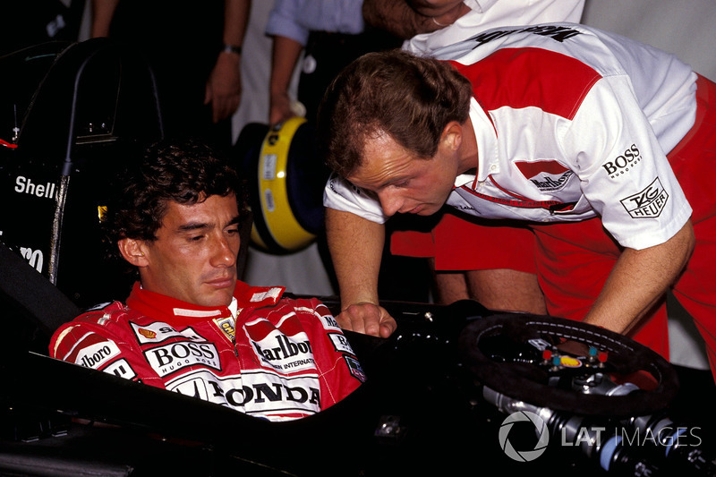 Ayrton Senna, McLaren MP4/6B, mit Josef Leberer, Physiotherapeut