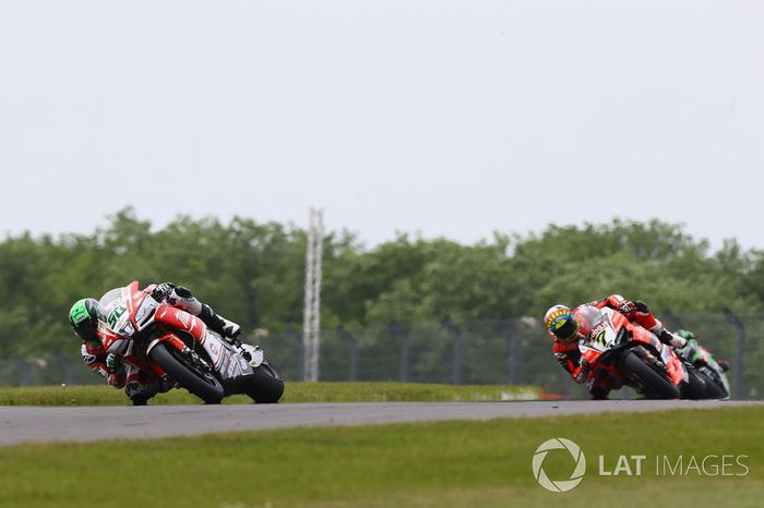 Eugene Laverty, Milwaukee Aprilia, Chaz Davies, Aruba.it Racing-Ducati SBK Team