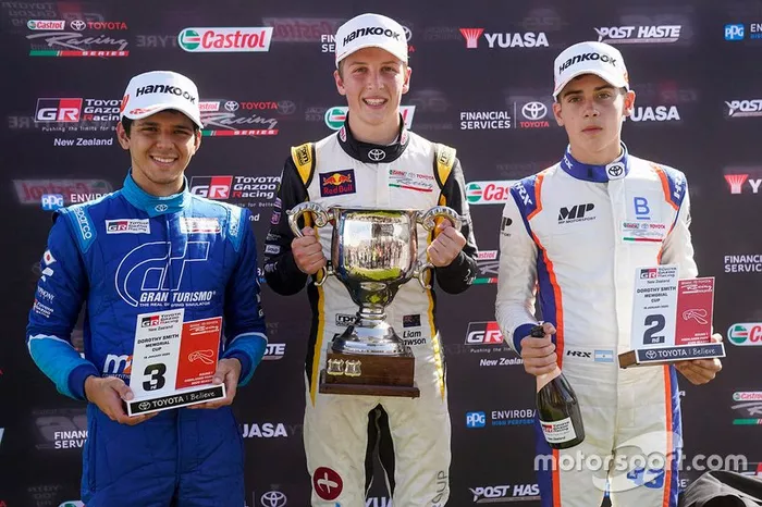 Podium: race winner Liam Lawson, second place Franco Colapinto, third place Igor Fraga