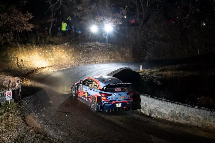 Thierry Neuville, Nicolas Gilsoul, Hyundai Motorsport Hyundai i20 Coupe WRC