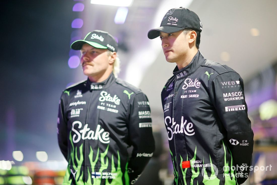Valtteri Bottas, Stake F1 Team KICK Sauber, Zhou Guanyu, Stake F1 Team KICK Sauber 
