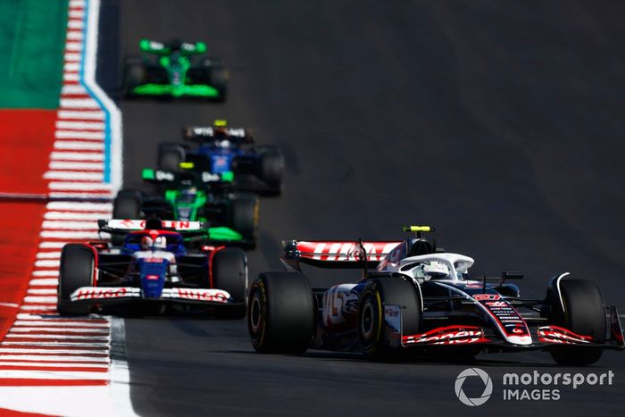 Nico Hulkenberg, Haas VF-24, Liam Lawson, RB F1 Team VCARB 01, Zhou Guanyu, Stake F1 Team KICK Sauber C44