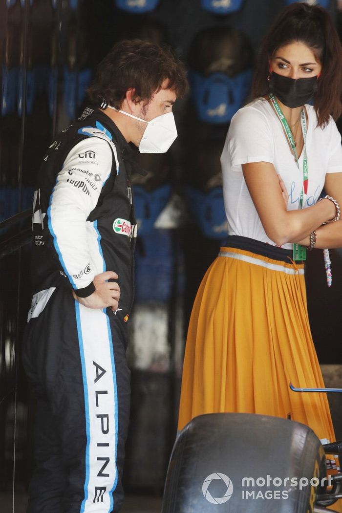 Fernando Alonso, Alpine F1, y su pareja Linda Morselli