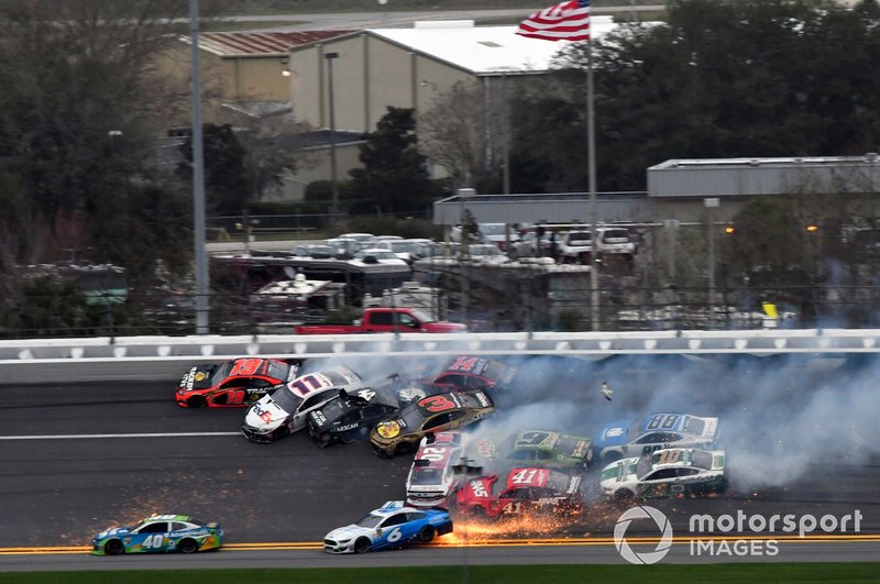 Big One: Massencrash beim Clash in Daytona