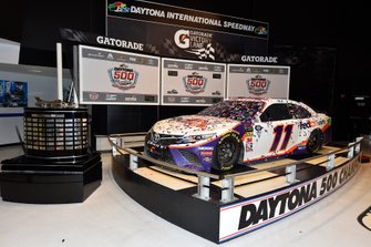 Denny Hamlin, Joe Gibbs Racing, Toyota Camry FedEx Express, Christopher Gabehart and Coach Joe Gibbs at the Daytona 500 Champions breakfast and car induction