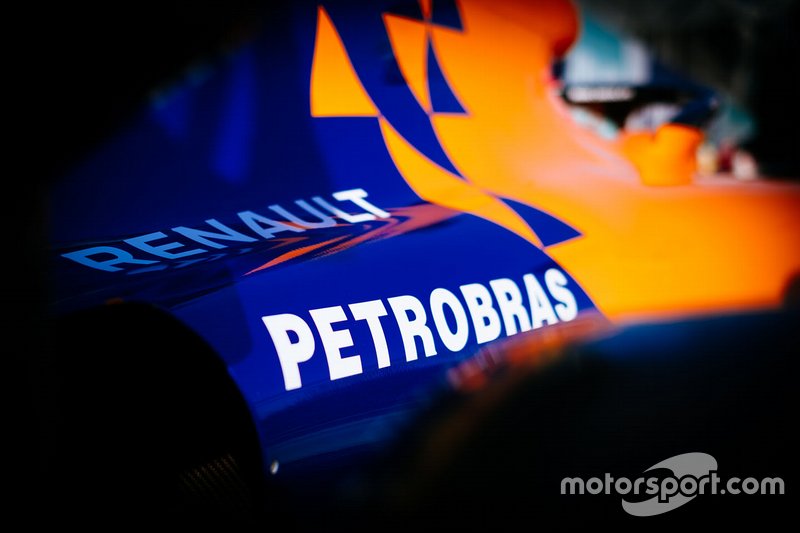 McLaren MCL34, Renault and Petrobas logo