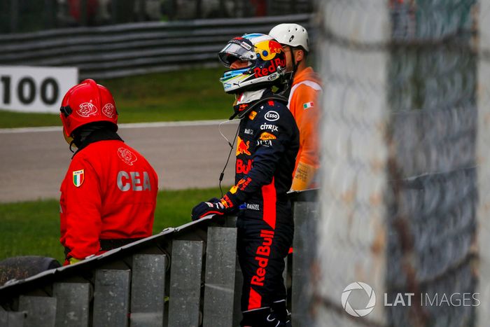 Daniel Ricciardo, Red Bull Racing, abandona