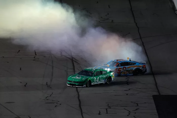 Todd Gilliland, Front Row Motorsports Ford, Tyler Reddick, 23XI Racing Toyota
