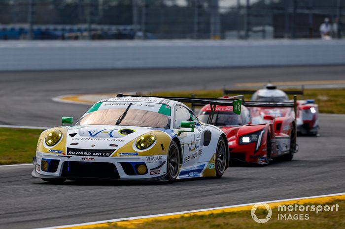 #88 Team Hardpoint EBM Porsche 911 GT3R, GTD: Rob Ferriol, Earl Bamber, Katherine Legge, Christina Nielsen