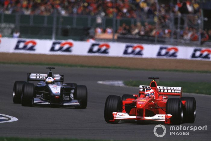 Rubens Barrichello, Ferrari F1-2000, David Coulthard, McLaren MP4/15 Mercedes
