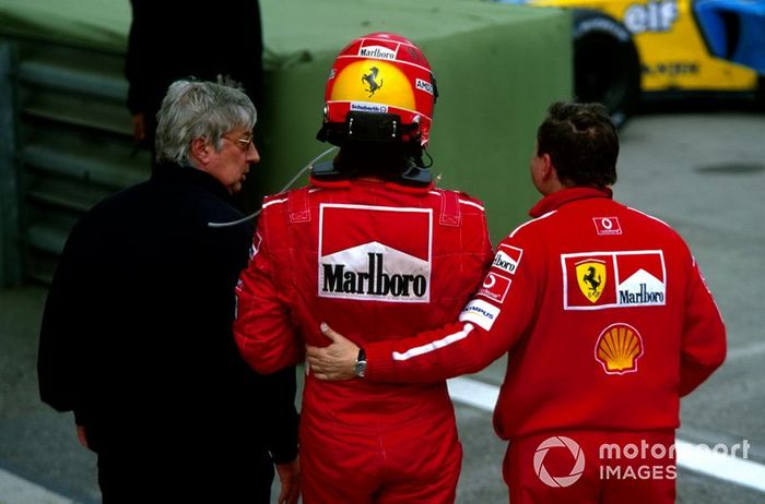 Herbie Blash, con el ganador Michael Schumacher, Ferrari y Jean Todt, director Ferrari