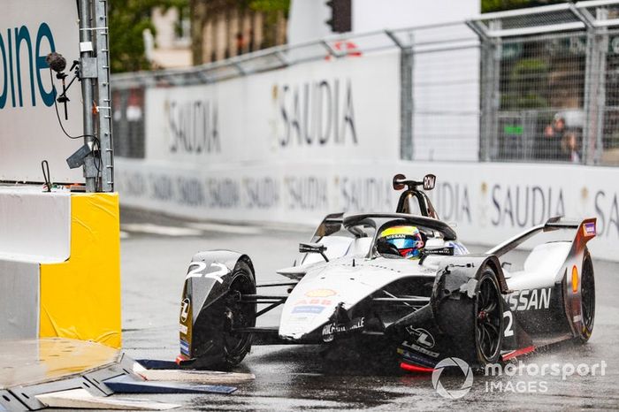 Oliver Rowland, Nissan e.Dams, Nissan IMO1 con el alerón dañado