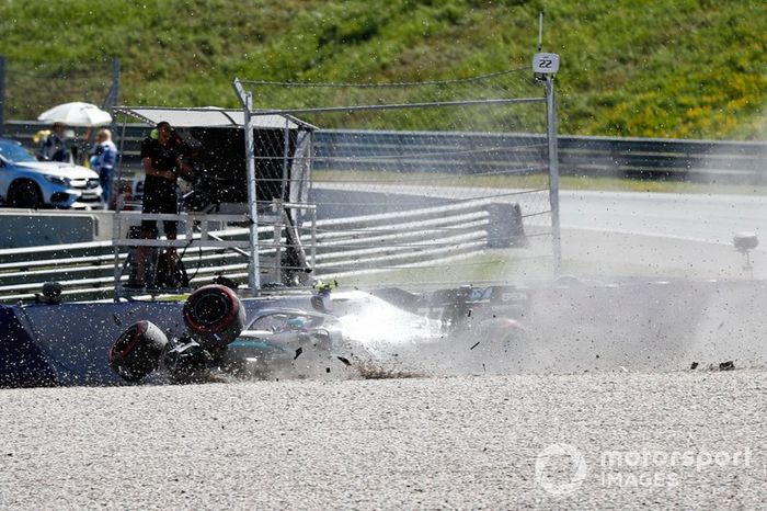 Choque de Valtteri Bottas, Mercedes AMG W10 