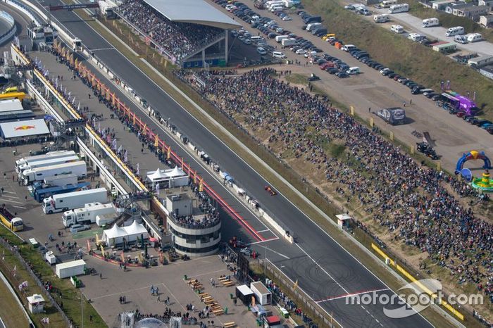 Max Verstappen, Red Bull Racing RB7, circuito de Zandvoort con