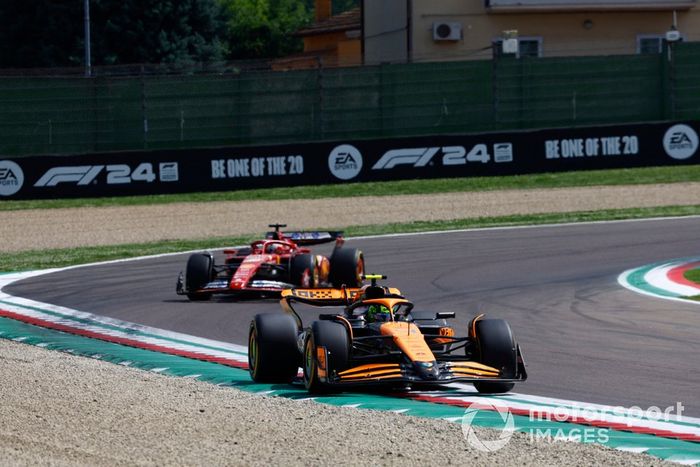 Lando Norris, McLaren MCL38, Charles Leclerc, Ferrari SF-24