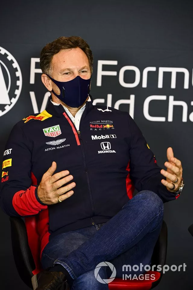 Christian Horner, director del equipo, Red Bull Racing, en la conferencia de prensa
