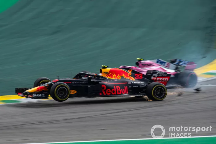 Max Verstappen, Red Bull Racing RB14 y Esteban Ocon, Force India VJM11