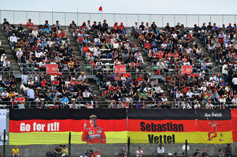 Des fans de Sebastian Vettel