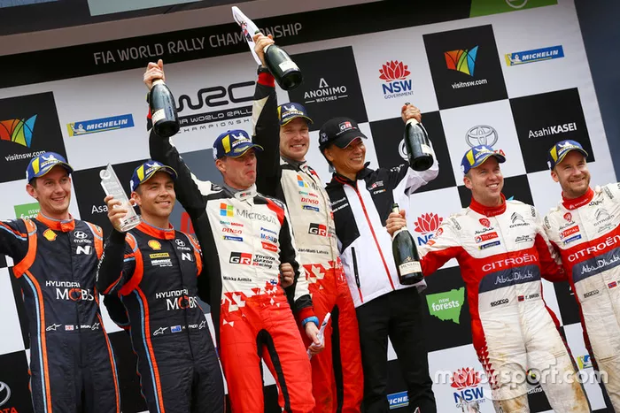 Jari-Matti Latvala, Miikka Anttila, Toyota Gazoo Racing, al secondo posto Hayden Paddon, Sebastian Marshall, Hyundai Motorsport, al terzo posto Mads Ostberg, Torstein Eriksen, Citroën World Rally Team