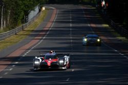 #8 Toyota Gazoo Racing Toyota TS050 Hybrid: Anthony Davidson, Sébastien Buemi, Kazuki Nakajima