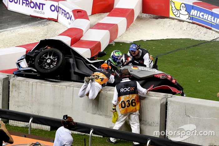 Choque de Pascal Wehrlein y Felipe Massa en el Polaris Slingshot SLR