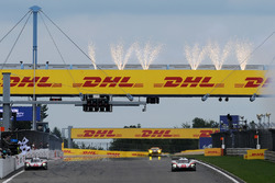№2 Porsche Team, Porsche 919 Hybrid: Брендон Хартли, Эрл Бамбер, Тимо Бернхард; №1 Porsche Team, Por