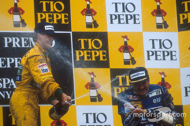 Podium : le vainqueur Nigel Mansell, Williams Renault et le second Michael Schumacher, Benetton Ford