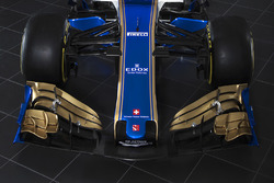 Sauber C36 front wing detail