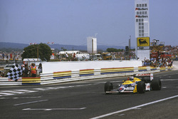 Nigel Mansell, Williams FW11B Honda takes the win