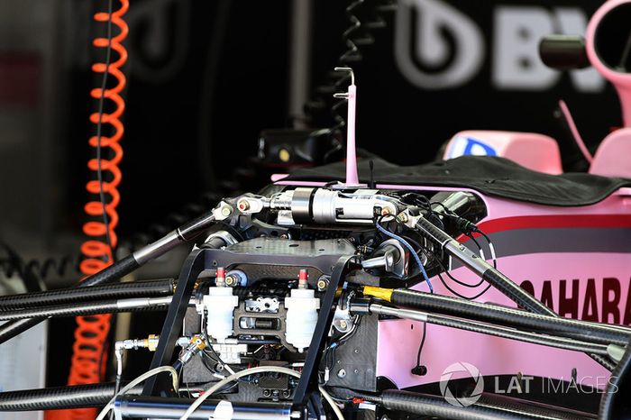 Sahara Force India VJM10 detalle frontal de chasis y suspensión