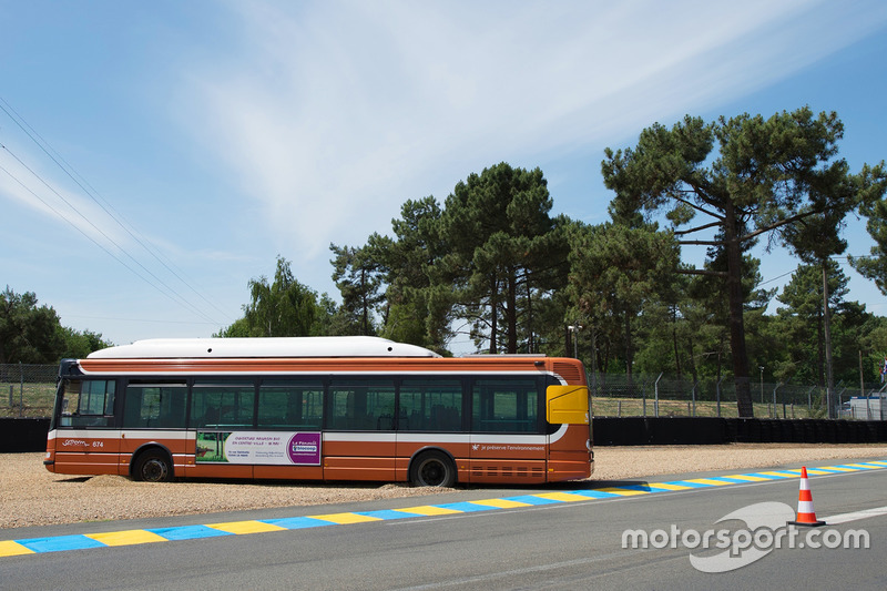 20. Ein Bus mitten auf der Strecke
